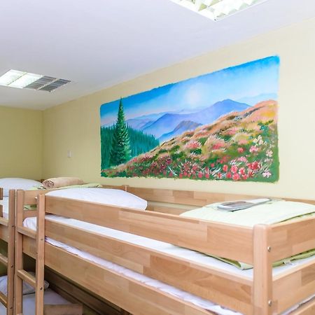 Botanic Globus Hostel Киев Экстерьер фото