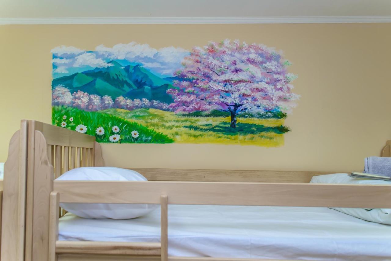 Botanic Globus Hostel Киев Экстерьер фото