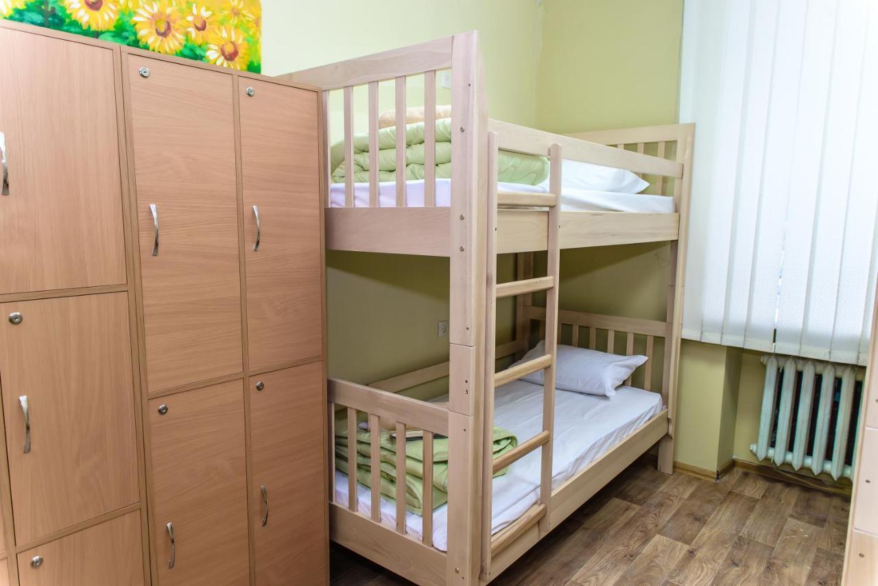 Botanic Globus Hostel Киев Экстерьер фото