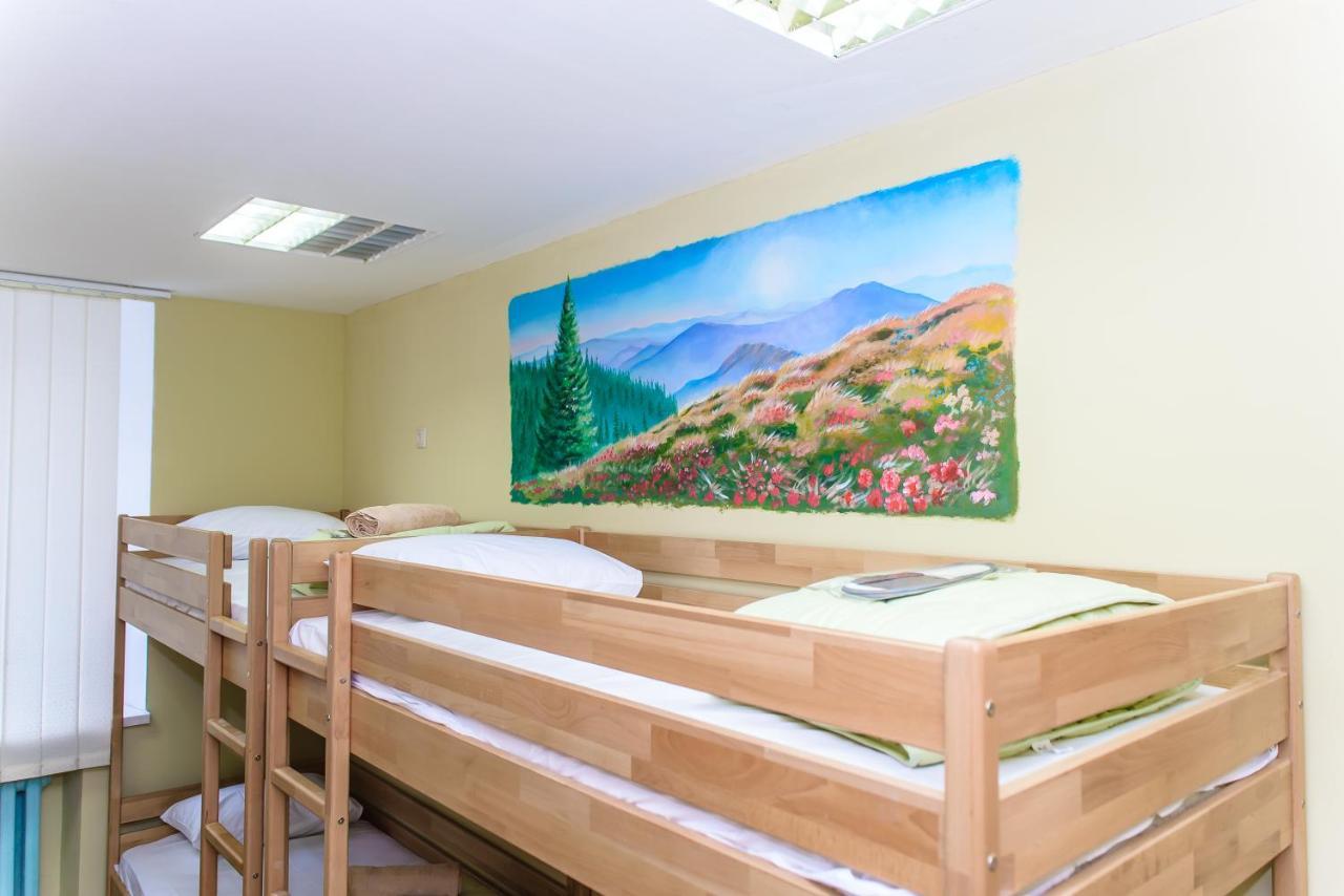 Botanic Globus Hostel Киев Экстерьер фото